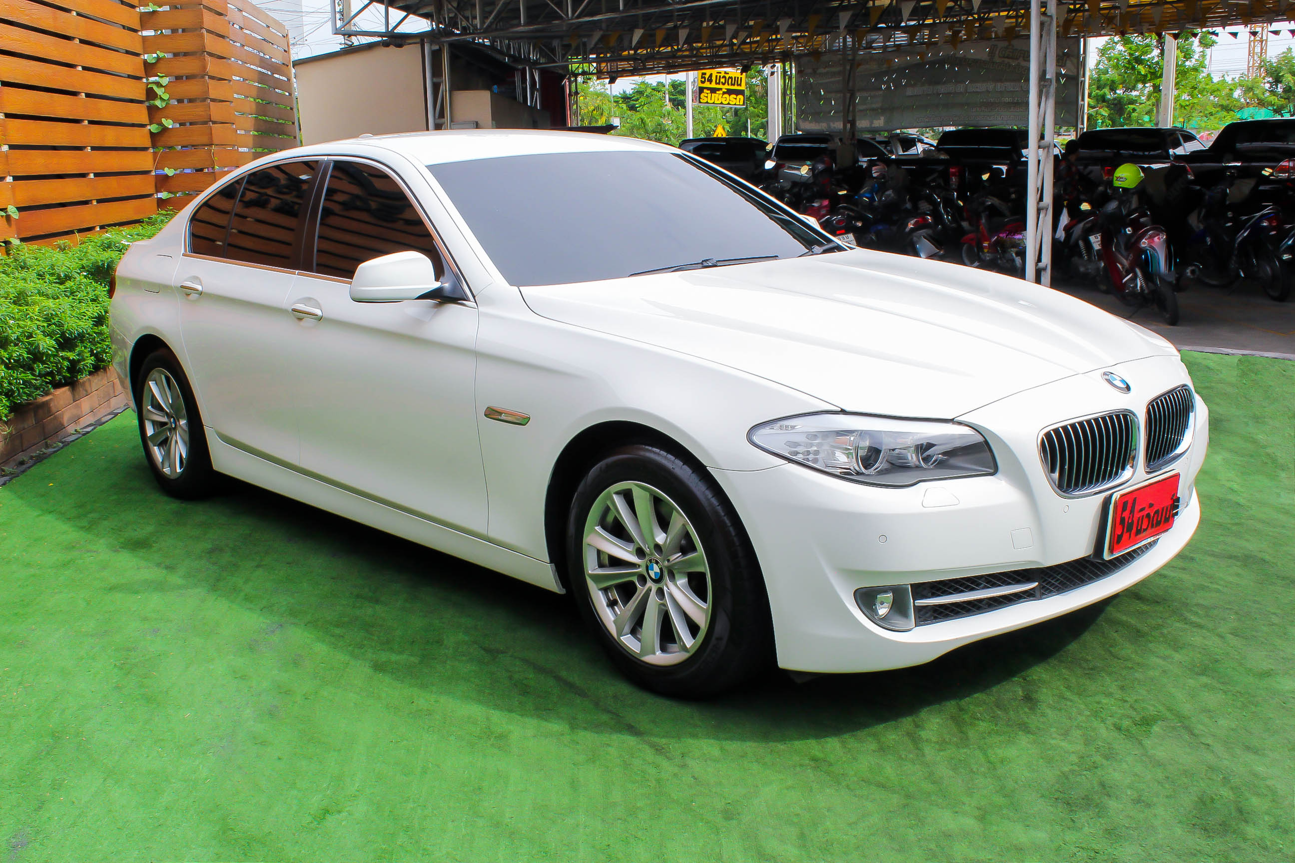 BMW 520I F10 2.0 AT ปี 2012 สีขาว