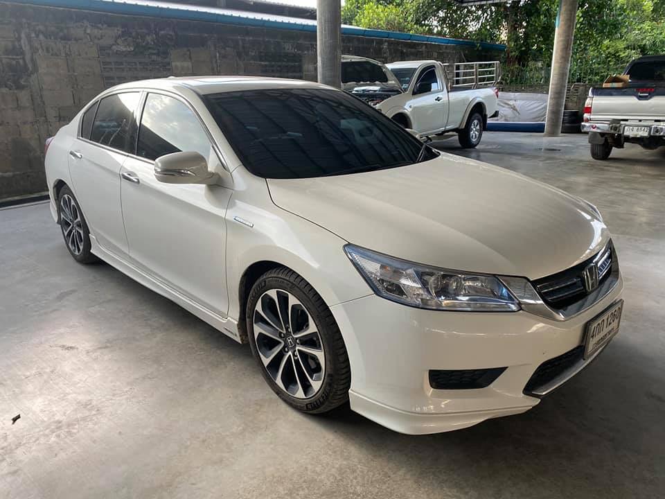 Honda Accord Gen 9 ปี 2014 สีขาว