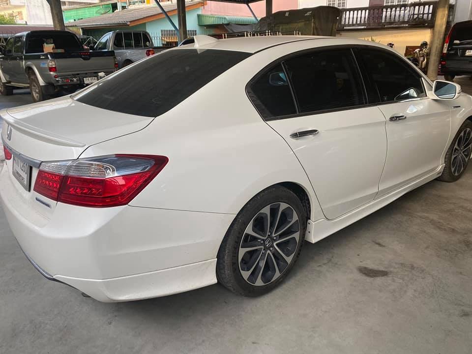 Honda Accord Gen 9 ปี 2014 สีขาว