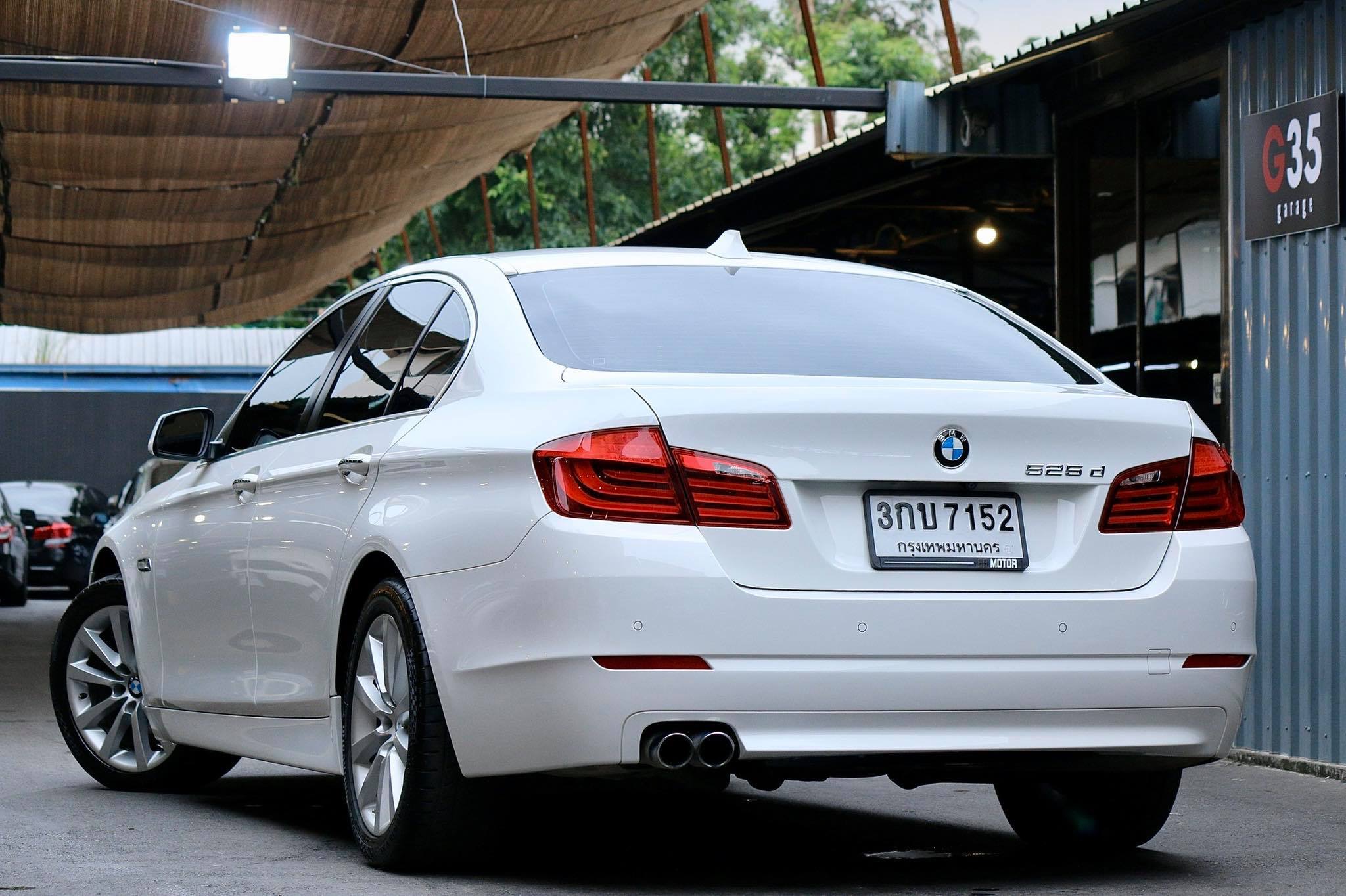 BMW 5 Series F10 525d ปี 2013 สีขาว