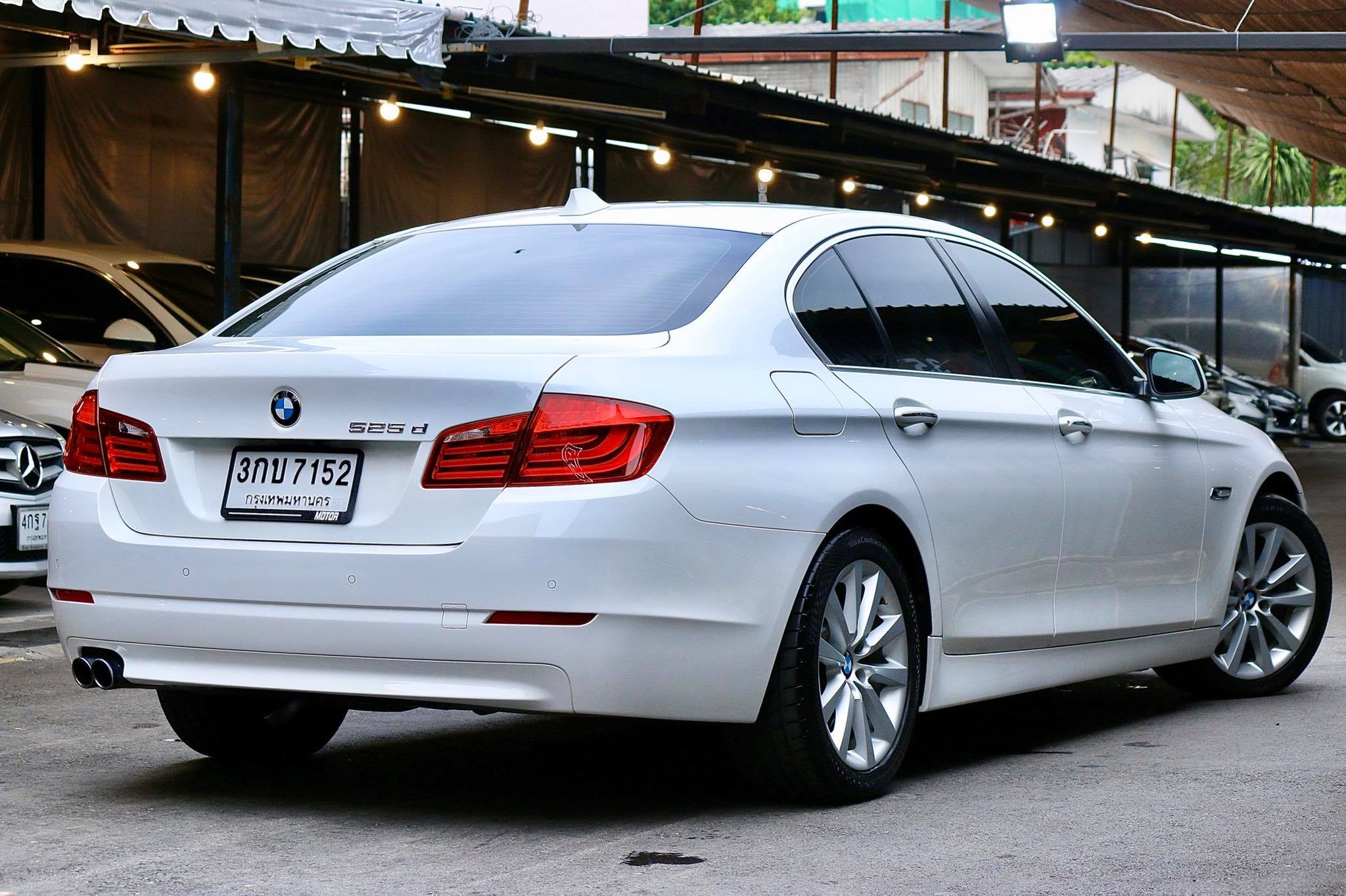 BMW 5 Series F10 525d ปี 2013 สีขาว