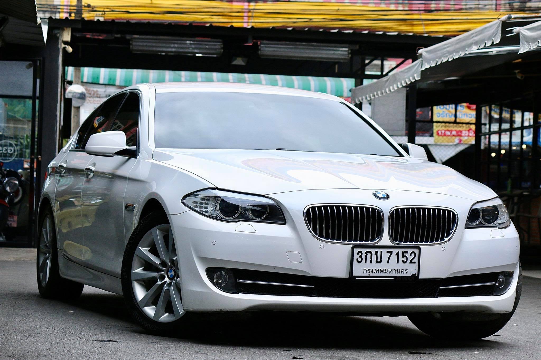 BMW 5 Series F10 525d ปี 2013 สีขาว