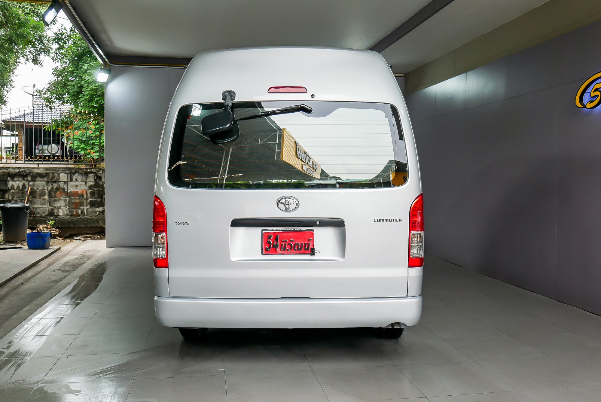 Toyota COMMUTER 3.0 D4D ปี 2014 สีเงิน