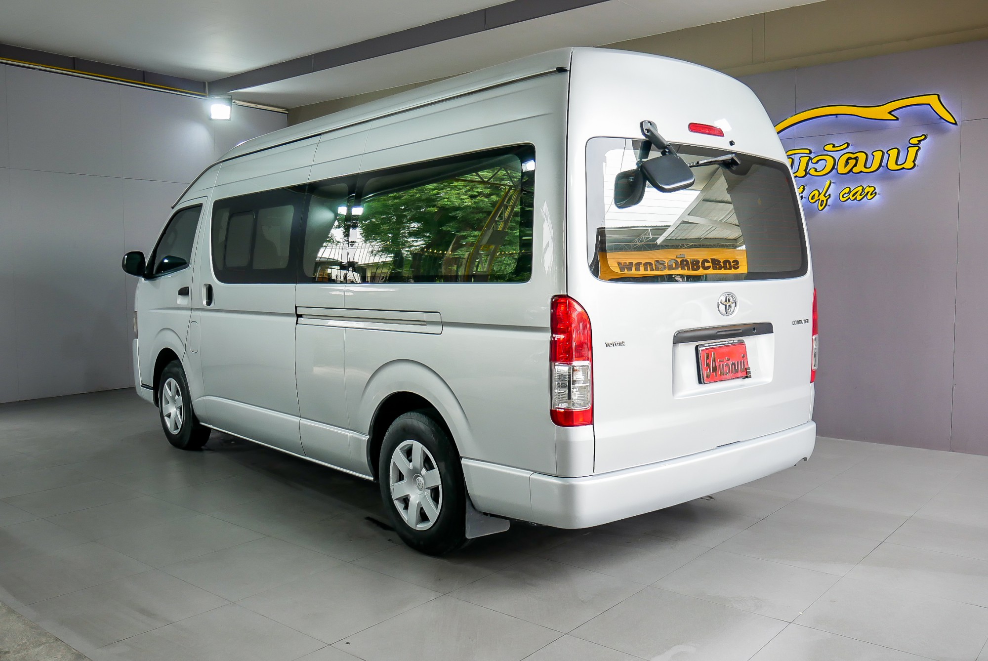 Toyota COMMUTER 3.0 D4D ปี 2014 สีเงิน