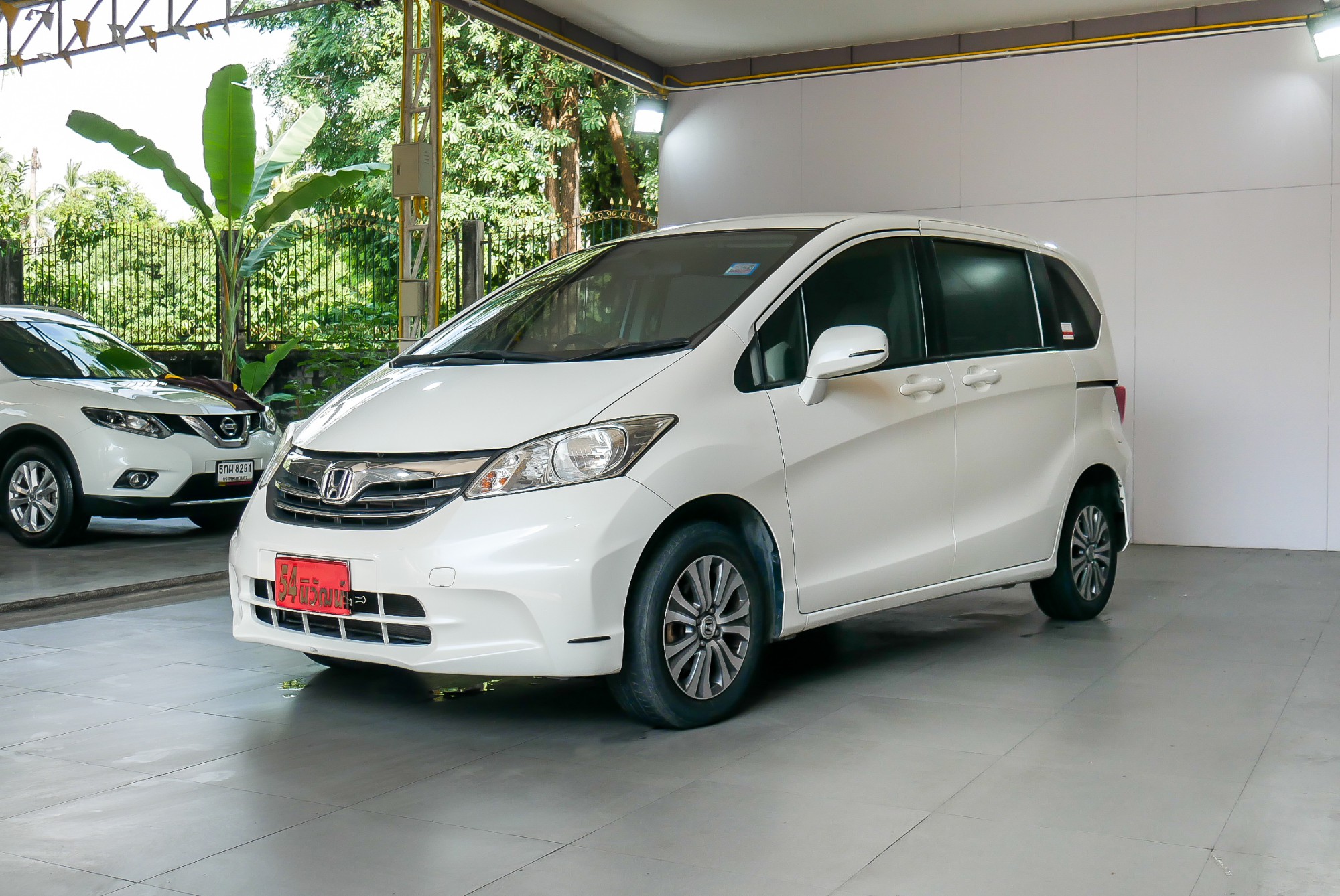 HONDA FREED 1.5 SE MINOR CHANGE ปี 2013 สีขาว