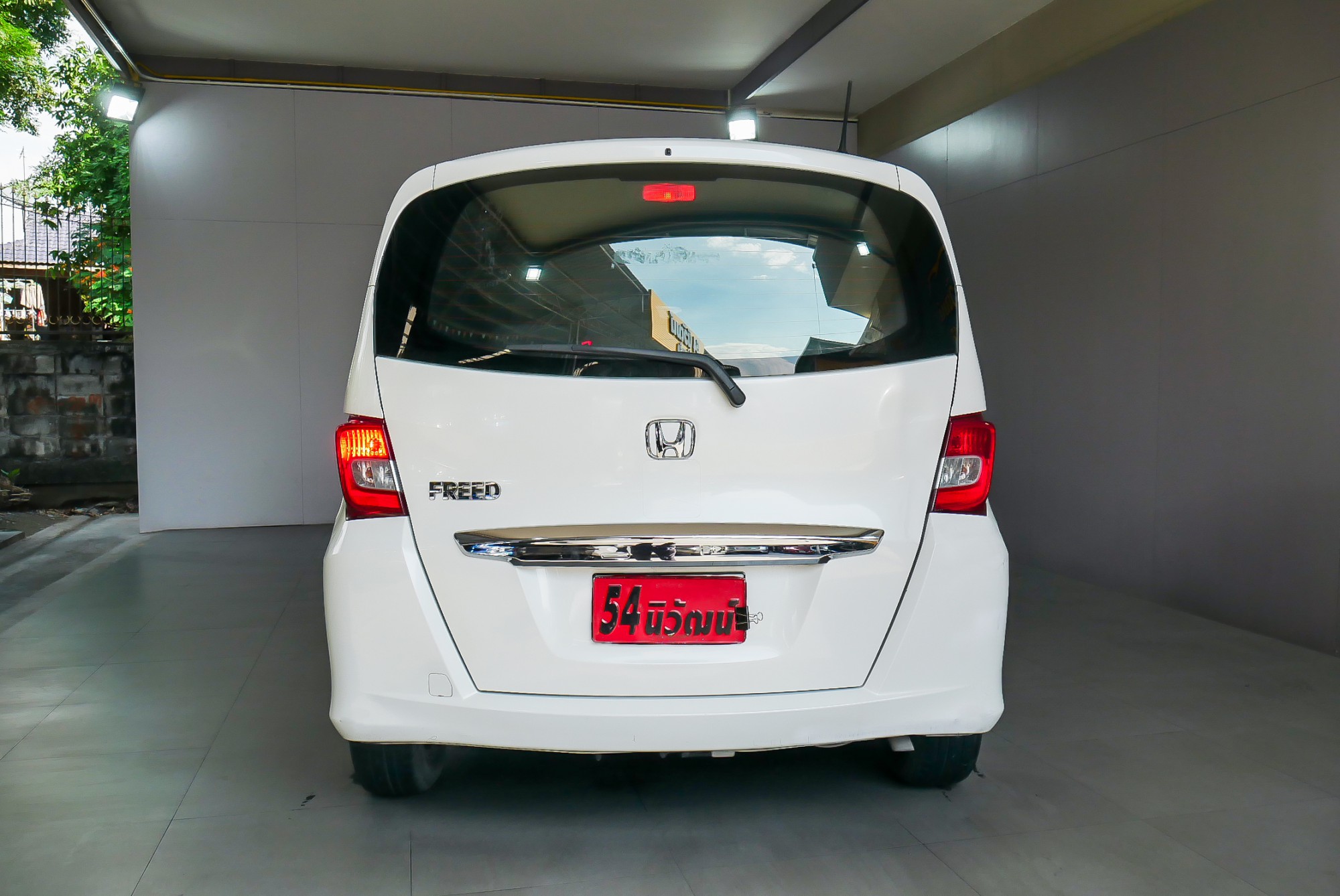 HONDA FREED 1.5 SE MINOR CHANGE ปี 2013 สีขาว