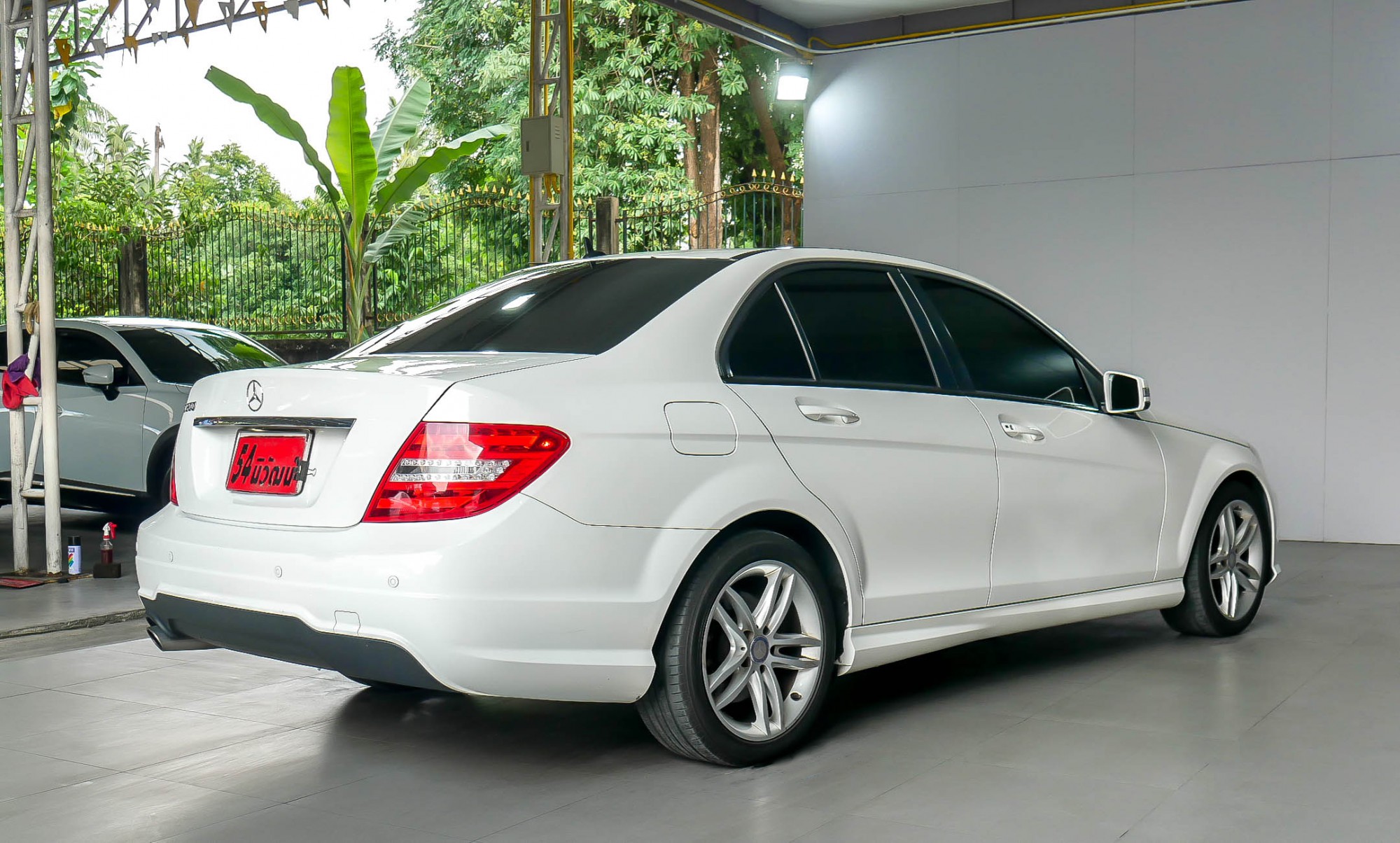 MERCEDES BENZ C200 W204 1.8 CGI BE STYLE AT ปี 2014 สีขาว