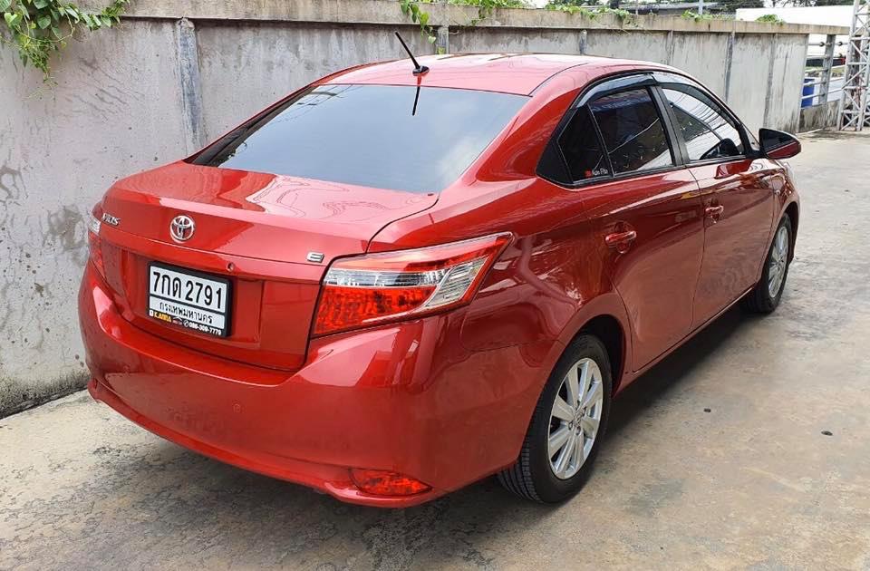 Toyota Vios ปี 2013 สีแดง