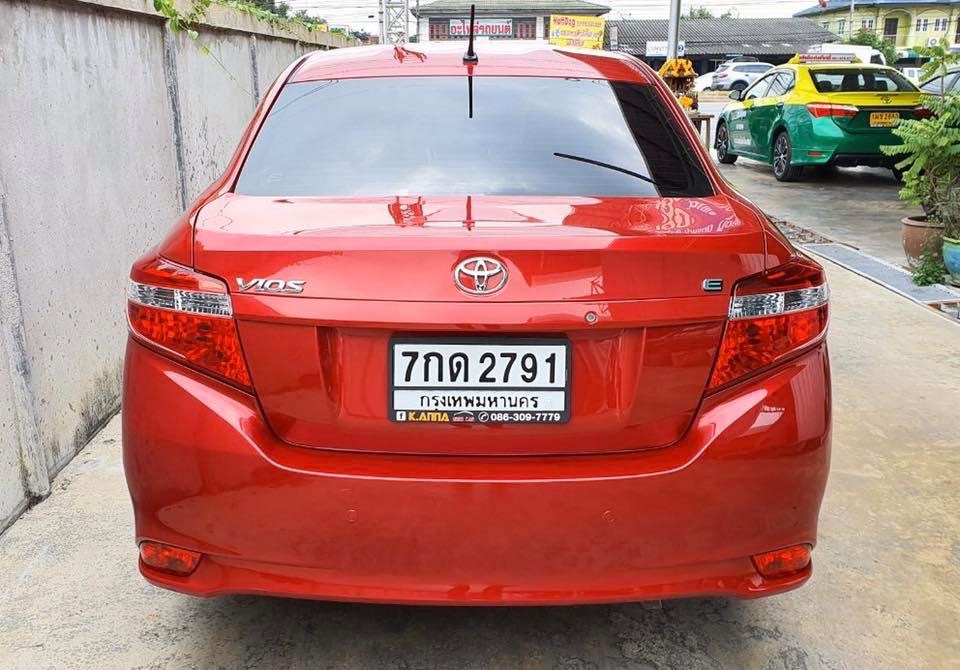 Toyota Vios ปี 2013 สีแดง