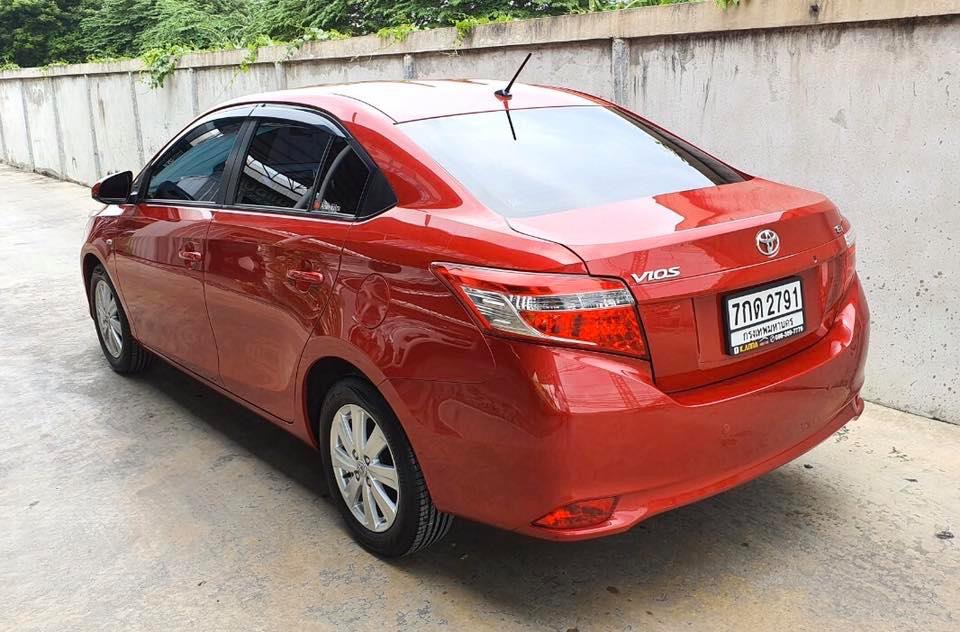 Toyota Vios ปี 2013 สีแดง