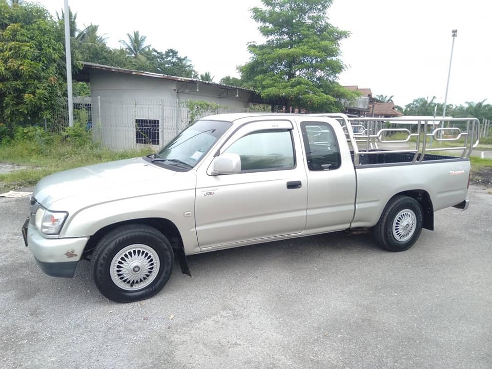 Toyota Hilux Tiger Extra cab ปี 2004 สีเงิน