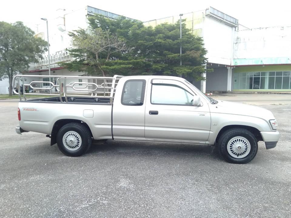 Toyota Hilux Tiger Extra cab ปี 2004 สีเงิน