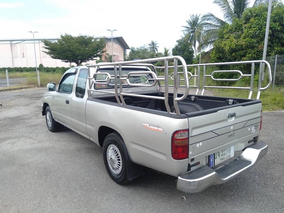 Toyota Hilux Tiger Extra cab ปี 2004 สีเงิน