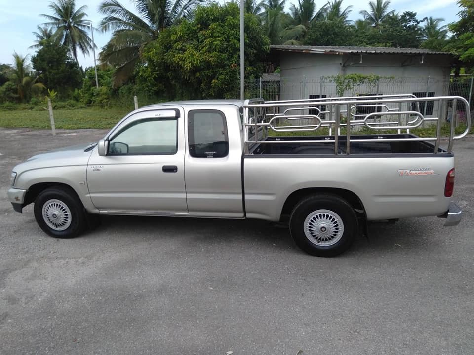 Toyota Hilux Tiger Extra cab ปี 2004 สีเงิน