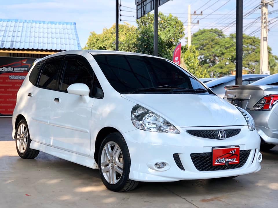 Honda Jazz GD ปี 2007 สีขาว