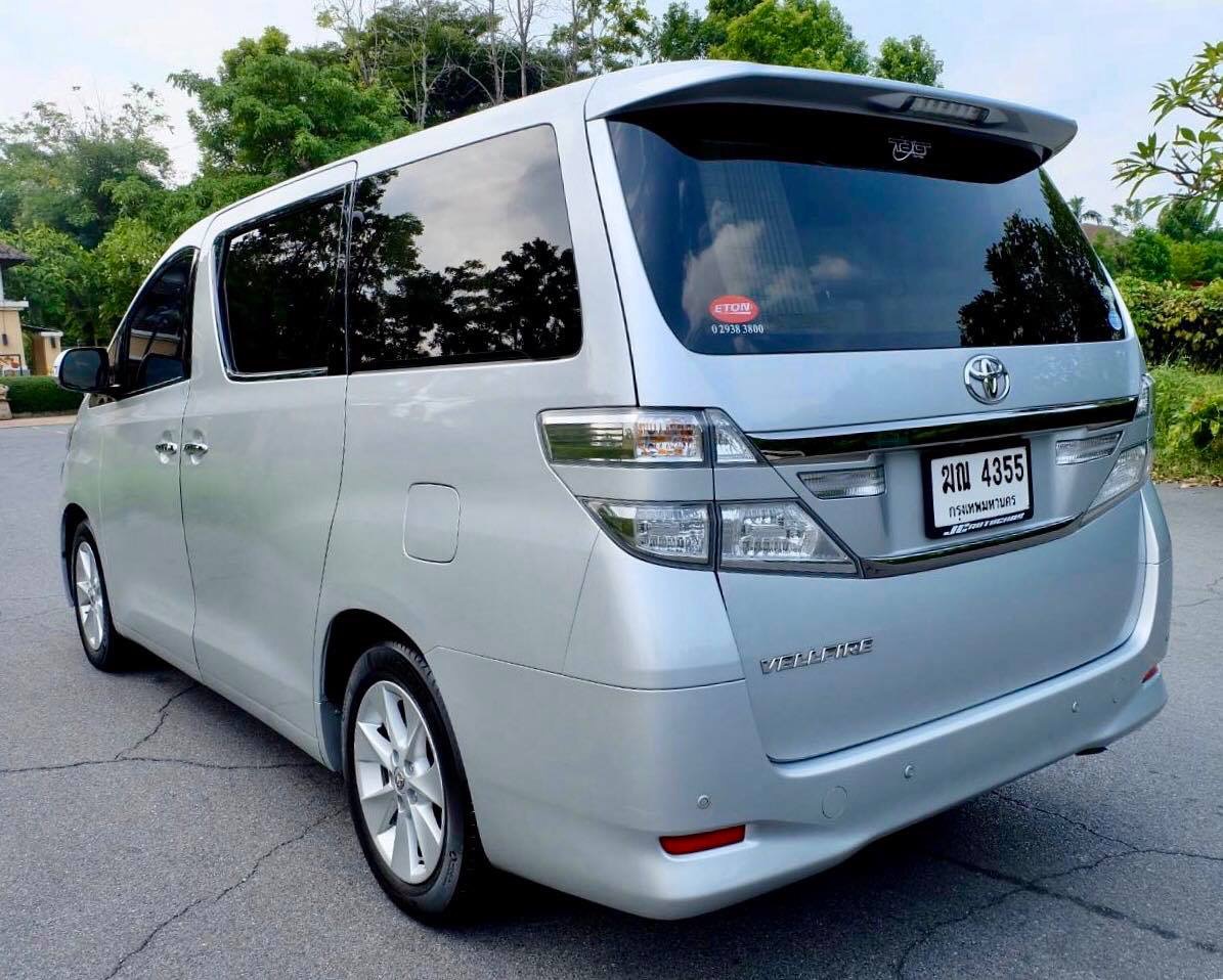 Toyota Vellfire ปี 2012 สีเงิน