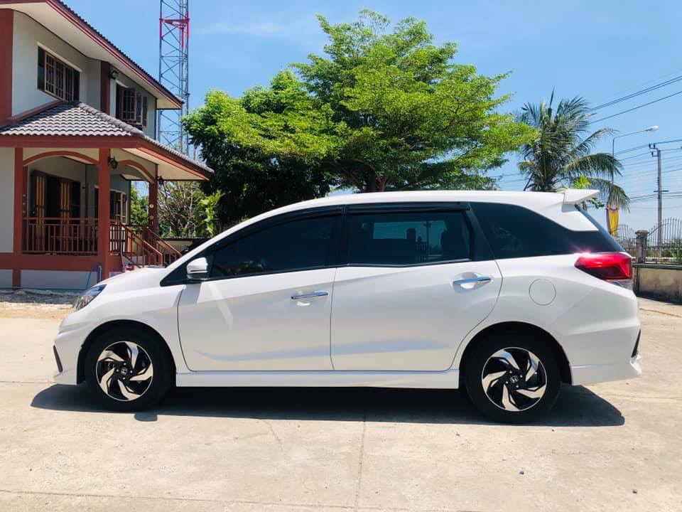 Honda Mobilio ปี 2015 สีขาว