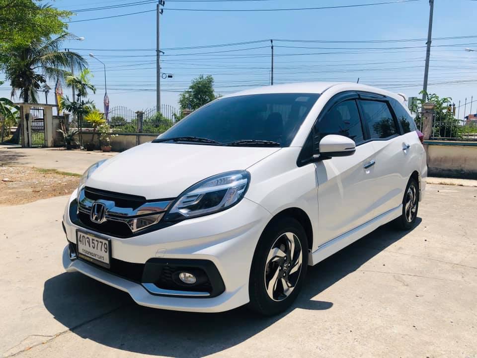 Honda Mobilio ปี 2015 สีขาว