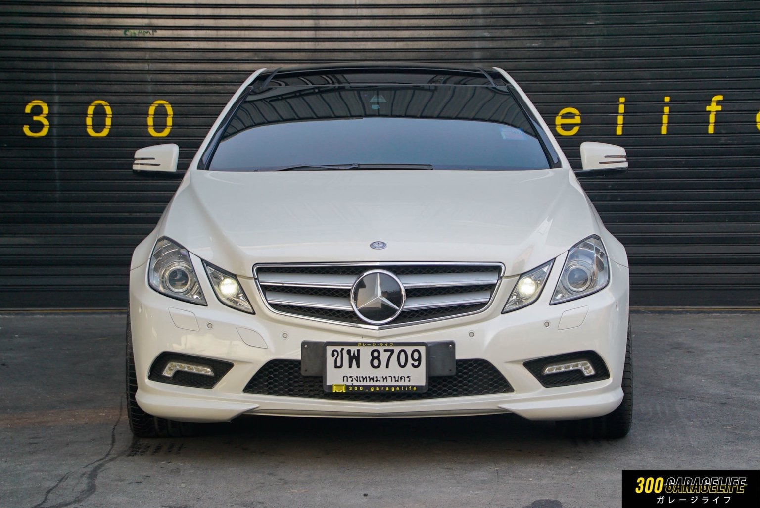 Mercedes-Benz E-Class C207 E250 ปี 2011 สีขาว