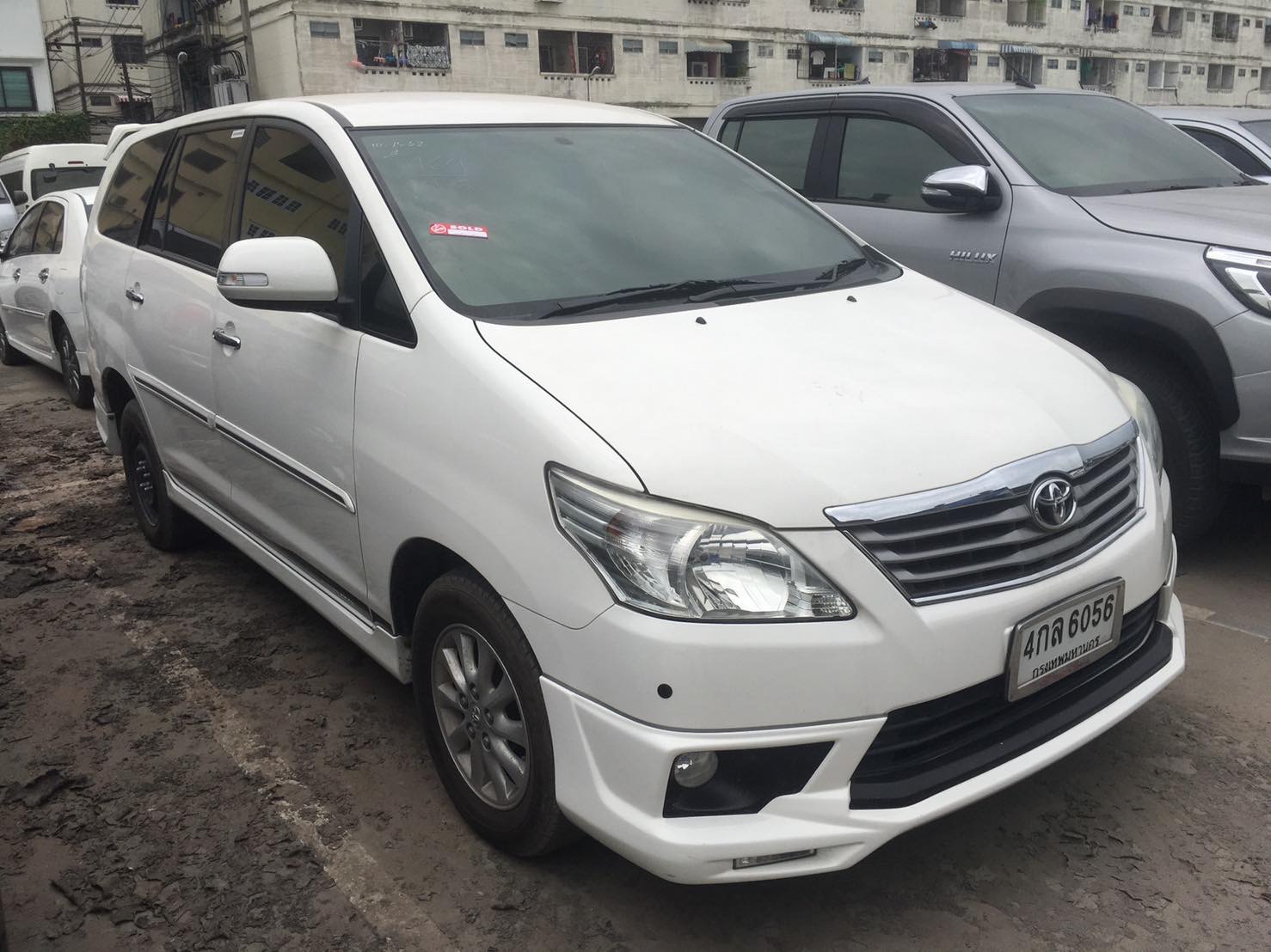 Toyota Innova ปี 2015 สีขาว