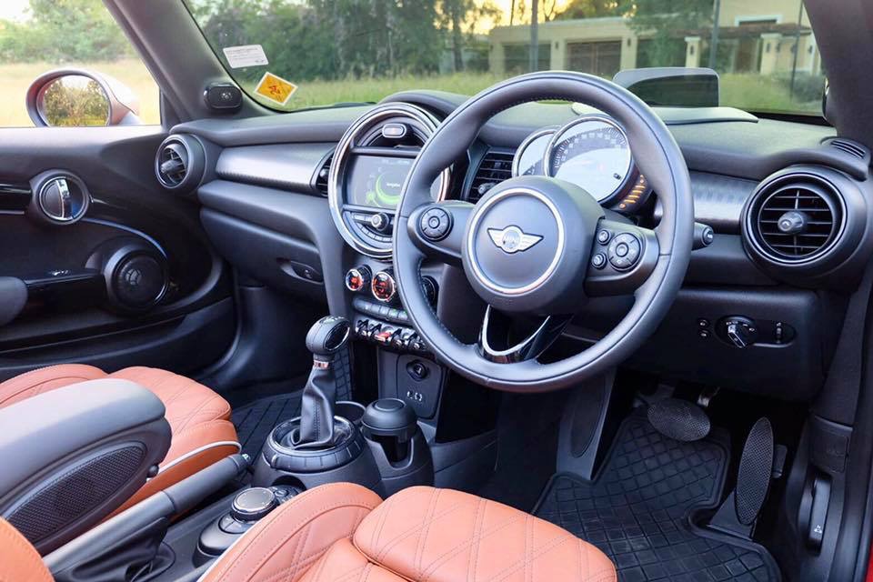 Mini Hatch (Cooper) Gen3 F57 (Convertible) ปี 2019 สีแดง