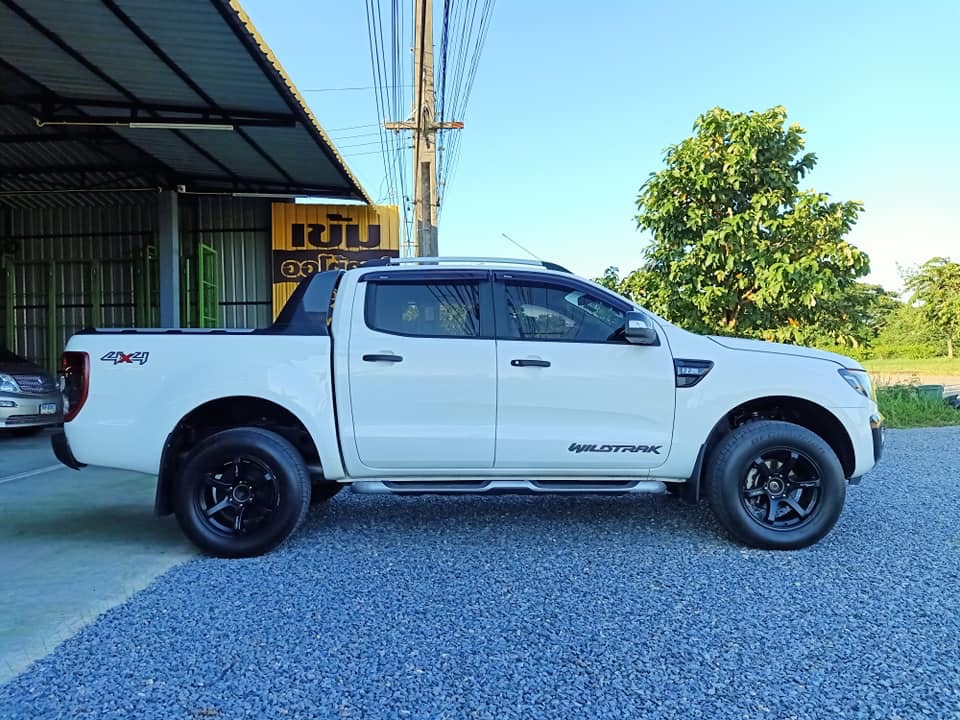 Ford Ranger 4 ประตู ปี 2012 สีขาว