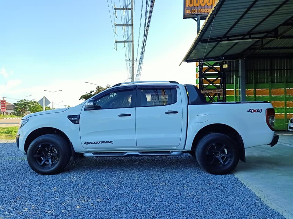 Ford Ranger 4 ประตู ปี 2012 สีขาว