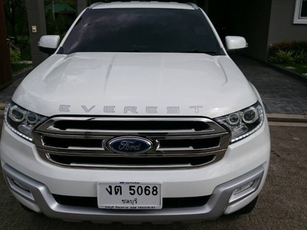 Ford Everest ปี 2015 สีขาว