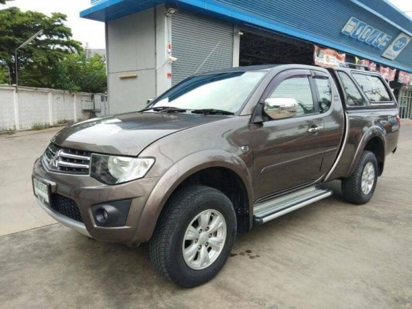 Mitsubishi Triton Mega cab ปี 2015 สีน้ำตาล