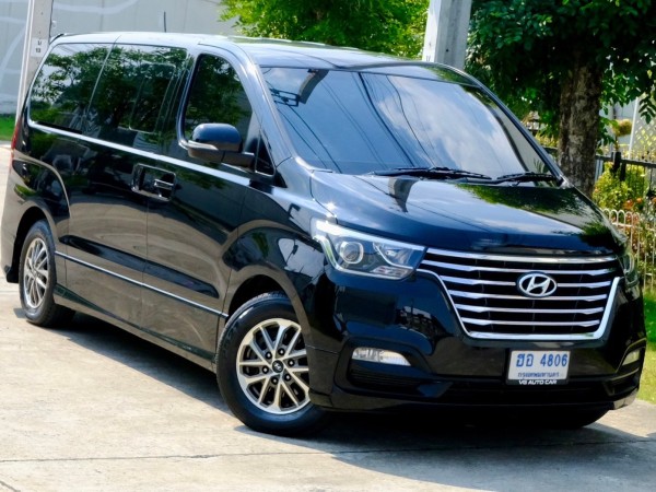 Hyundai H-1 2.5 Elite เกียร์: ออโต้ เครื่องยนต์: ดีเซล ปี: 2018