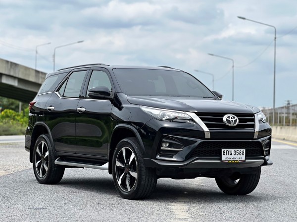 FORTUNER 2.8TRD 4WD ปี 2019 แท้มือเดี่ยว เข้าศูนย์ตลอดเดิมทุกจุด