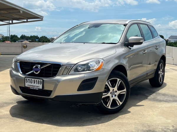 2013 Volvo XC60 สีเทา