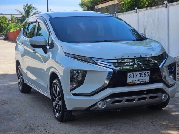 2019 Mitsubishi Xpander สีขาว