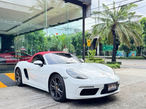 2017 Porsche 718 Boxster สีขาว