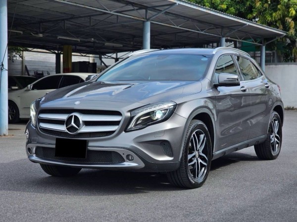 2014 Mercedes-Benz GLA-Class GLA200 สีเทา