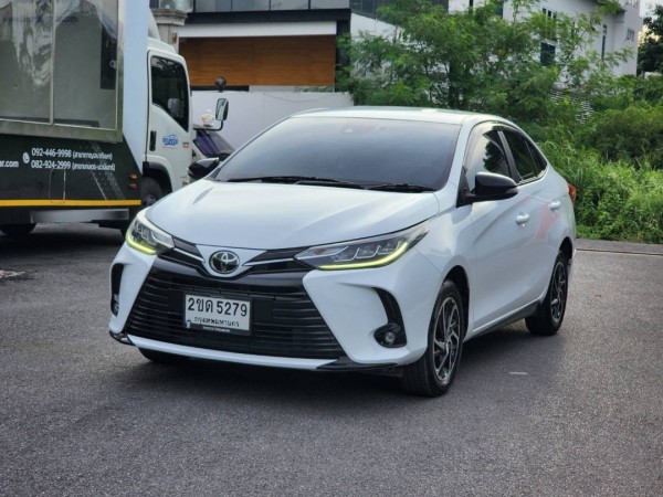 2021 Toyota Yaris Ativ สีขาว