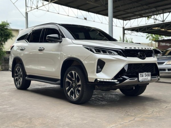 2021 Toyota Fortuner สีขาว