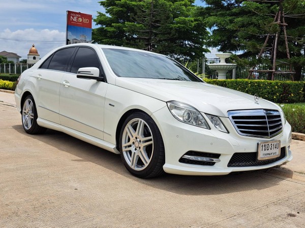 BENZ E250 CGI AVANTGARDE W212 รถศูนย์ 204แรงม้า 7เกียร์ ตัวสุดท้ายก่อนเปลี่ยนโฉม