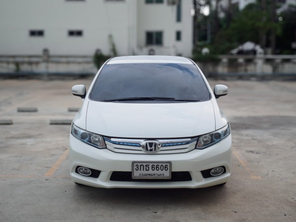 2014 Honda Civic FB สีขาว