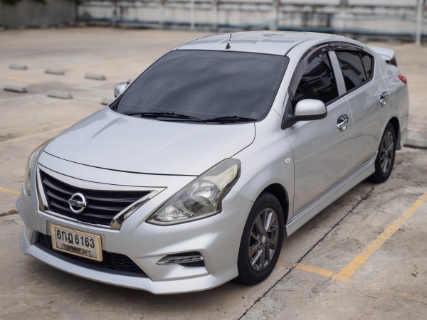 2017 Nissan Almera สีเงิน