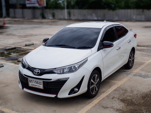 2019 Toyota Yaris Ativ สีขาว