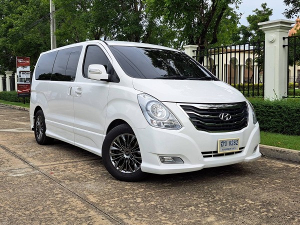 2016 Hyundai H-1 สีขาว