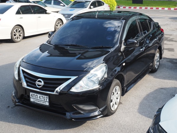 2015 Nissan Almera สีดำ