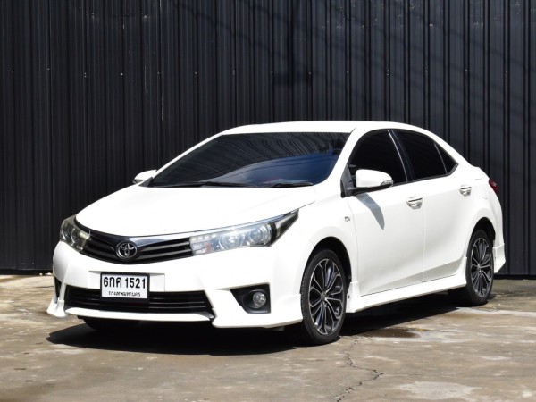 Toyota Altis 1.8ESport ปี 2014 auto ไมล์ 93,000 กม.ฟรีดาวน์