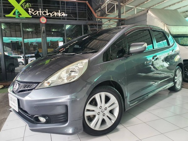 Honda Jazz 1.5SV ปี 2011 สีเทา รุ่นTop สุด มือ1 เช็คศูนย์