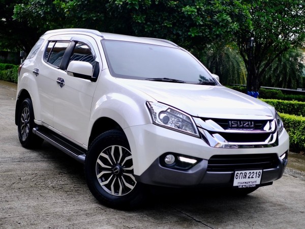 Isuzu Mu-x 1.9 DVD 2WD เครื่องยนต์: ดีเซล เกียร์: ออโต้ ปี:2016 สี: ขาว ไมล 9x,xxx กิโล