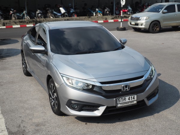 2016 Honda Civic Sedan สีเงิน