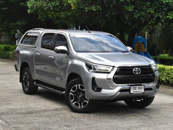 TOYOTA Hilux Revo 2.8 High Double cab 4WD เครื่องยนต์: ดีเซล เกียร์: ออโต้ ปี: 2021 สี: เทา ไมล์: 8x,xxx กม.☑️