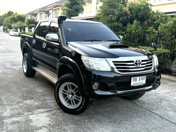 Toyota Hilux Vigo Champ 2.5E Prerunner 4ประตู ปี 2012 : สีดำ : ออโต้ : ดีเซล : ไมล์ 85,xxx km.