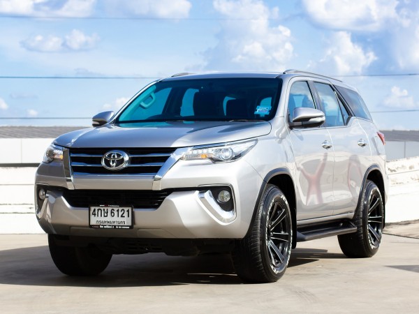 TOYOTA Fortuner 2.4V 2WD 6A/T ปี 2016 รถสวย สภาพดีมาก